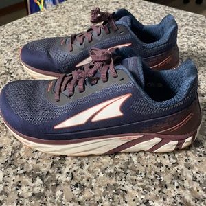 Altra Torin Plush Running Shoes